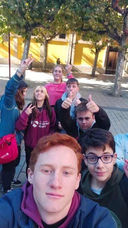Foto de Grupo 8 al acabar el juego