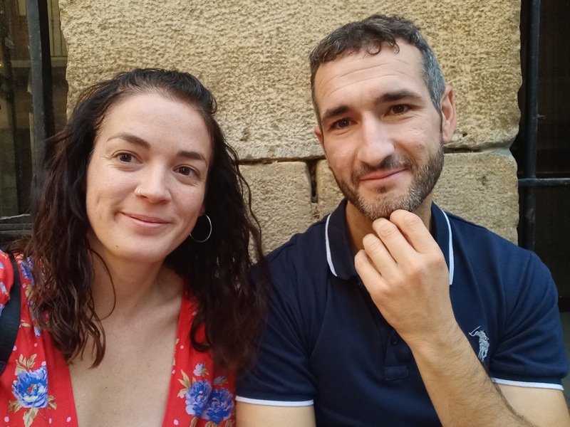 Foto de Cristina y Víctor  al acabar el juego