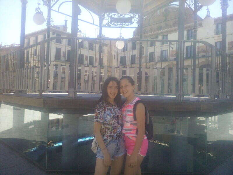 Foto de Lidia y carla al acabar el juego