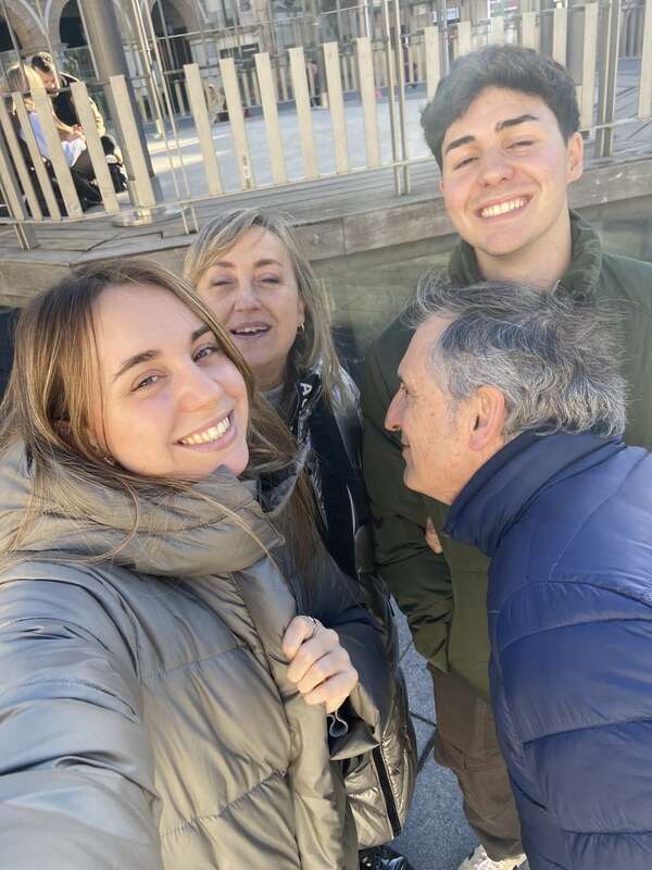 Foto de La familia  al acabar el juego
