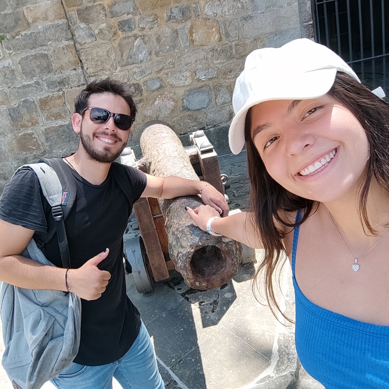 Foto de Clara Almeida y Cristian Musri al acabar el juego